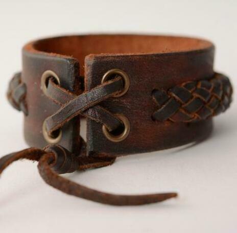 Аксессуары из кожи для юношей Аксессуары из кожи для юношей